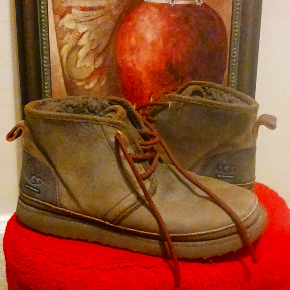 🎈UGG WATERPROOF 6 MAKE OFFER